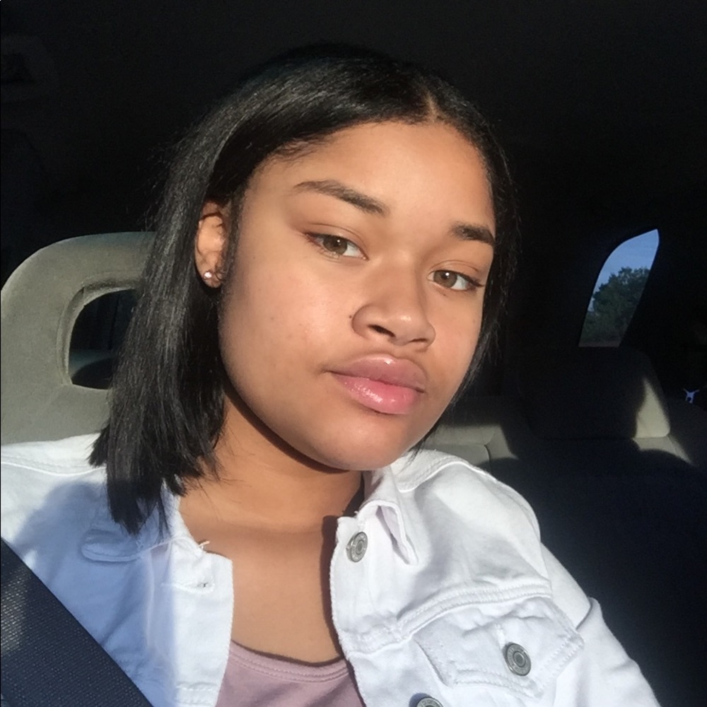 Meet your Posher, Kayana